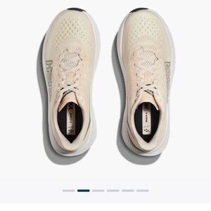 Like new Hoka Mach 6 Women's Shoes - Cream 8.5